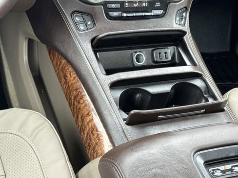 Used 2018 Chevrolet Suburban Premier image 5