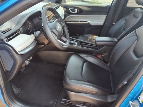 Used 2024 Jeep Compass Limited image 7