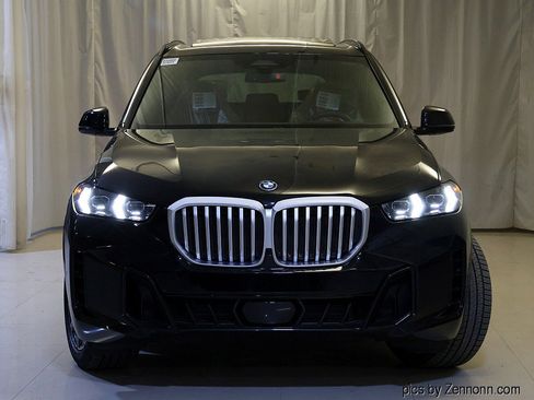 New 2026 BMW X5 xDrive50e w/ M Sport Package image 5