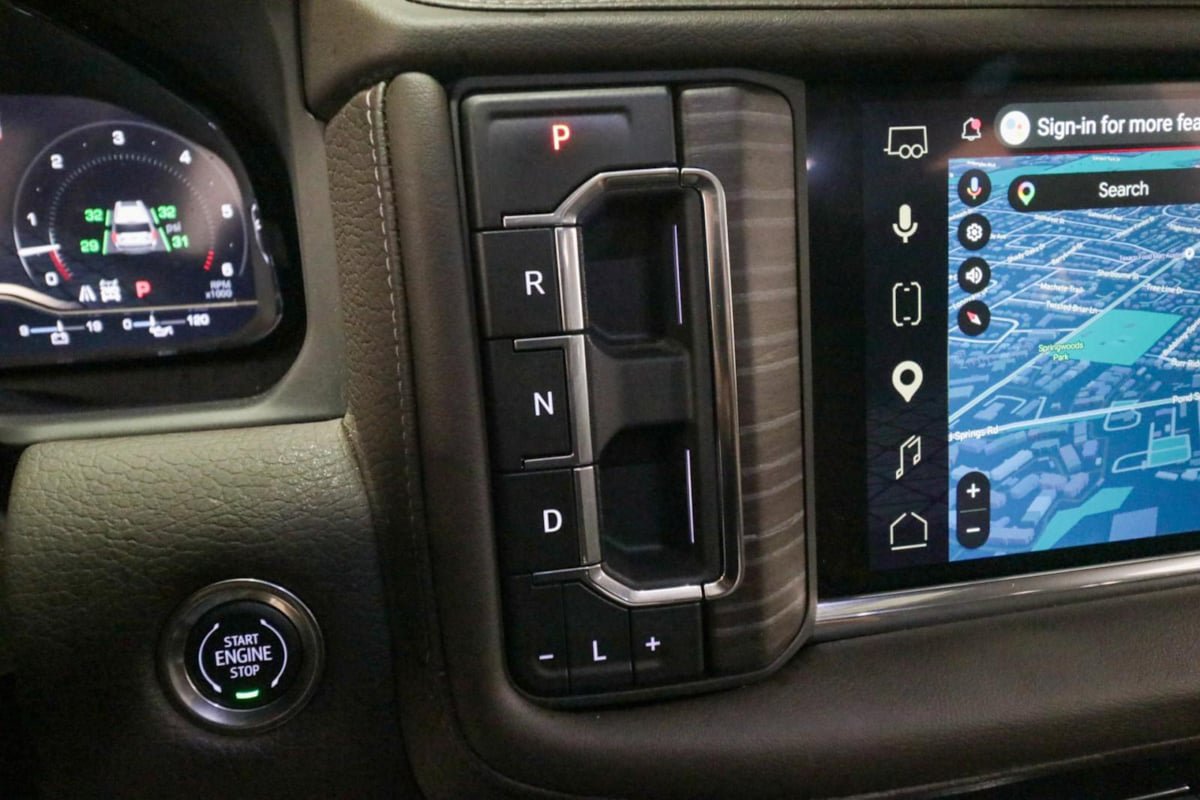 Used 2024 GMC Yukon XL Denali w/ Advanced Technology Package AWD/4WD image 13