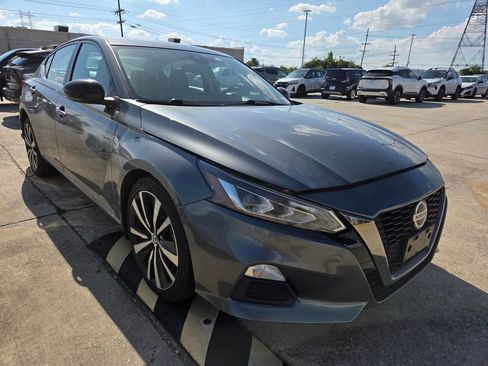 Used 2021 Nissan Altima 2.5 SR w/ SR Premium Package AWD/4WD image 5