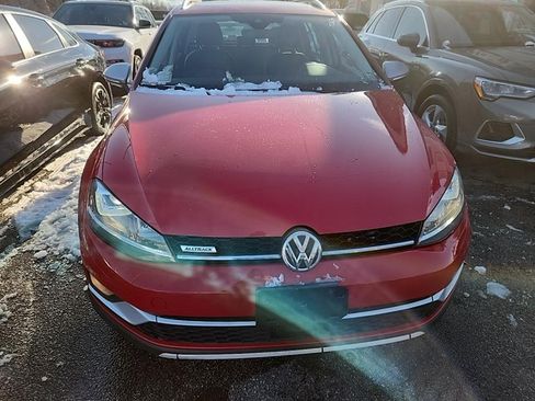 Used 2017 Volkswagen Golf Alltrack SEL image 3