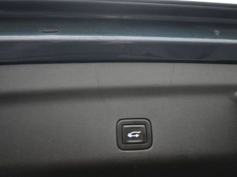 Used 2021 Chevrolet Tahoe LT RWD image 9