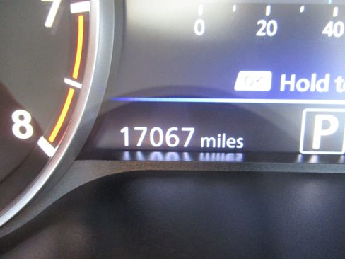 Used 2024 Nissan Altima 2.5 SV image 16