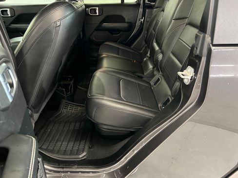 Used 2020 Jeep Gladiator Overland image 21