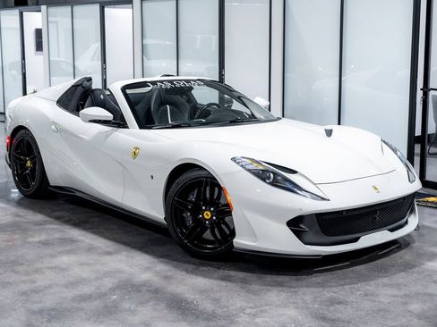 Used 2023 Ferrari 812 GTS RWD image 10