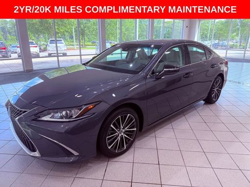 Used 2023 Lexus ES 350 w/ Premium Package FWD image 3