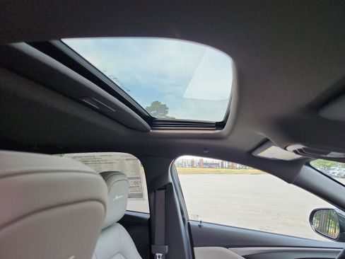 New 2026 Buick Envista Avenir FWD image 8