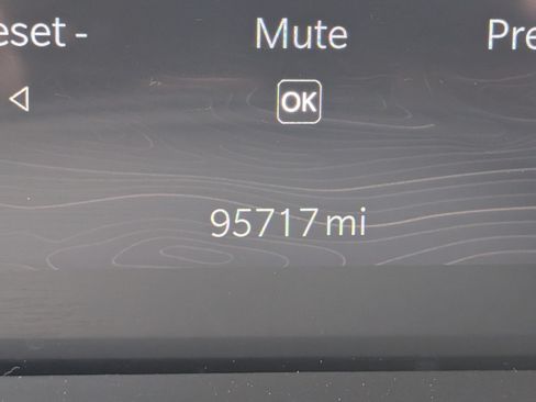 Used 2023 Jeep Grand Cherokee Laredo RWD image 11