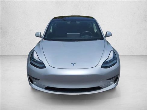 Used 2018 Tesla Model 3 Long Range RWD image 2