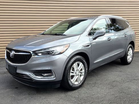 Used 2020 Buick Enclave Essence image 2