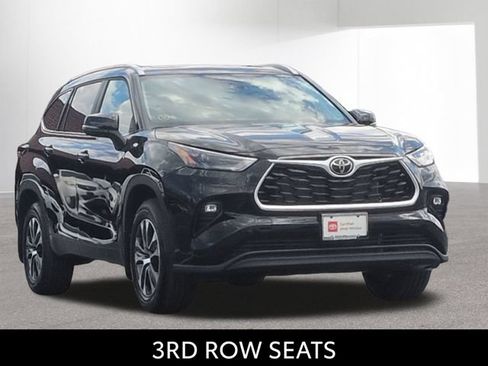 Certified 2026 Toyota Highlander XLE AWD/4WD image 3