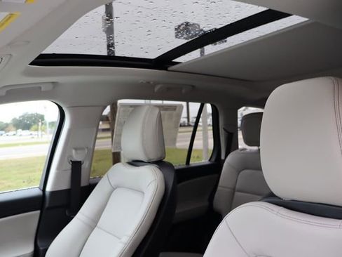 New 2025 Lincoln Aviator 2WD w/ Equipment Group 101A image 8