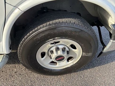 Used 2024 GMC Savana 2500 w/ Driver Convenience Package image 16