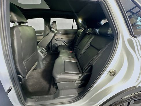 Used 2021 Volkswagen Atlas Cross Sport SE FWD image 24