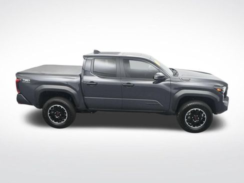 Used 2025 Toyota Tacoma TRD Off-Road w/ TRD Off Road Upgrade Package AWD/4WD image 34