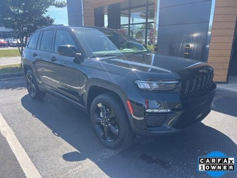 Used 2023 Jeep Grand Cherokee Limited w/ Black Appearance Package AWD/4WD image 1