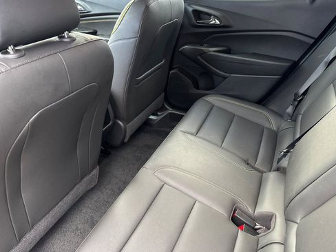 Used 2024 Chevrolet Trax ACTIV w/ Sunroof Package image 11