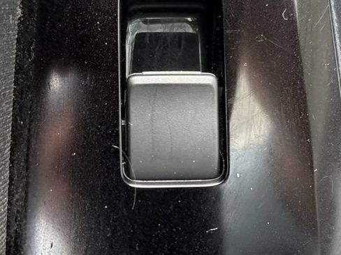 Used 2018 MAZDA MAZDA3 Sport w/ Preferred Equipment Package FWD image 27