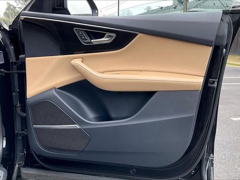 Used 2022 Audi Q8 Prestige image 26