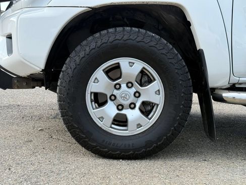 Used 2012 Toyota Tacoma 4x4 Double Cab w/ TRD Off-Road Pkg image 11