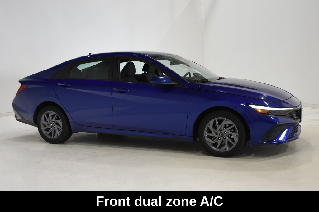 Used 2024 Hyundai Elantra SEL FWD image 3