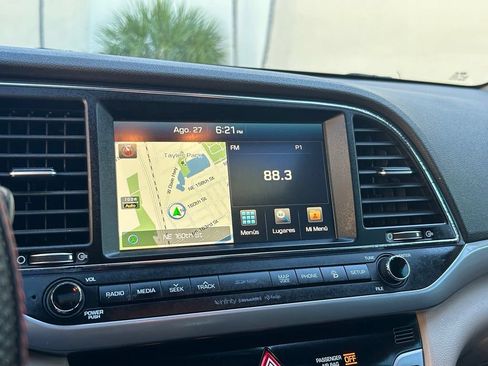 Used 2017 Hyundai Elantra Limited w/ Limited Tech Package 04 FWD image 22
