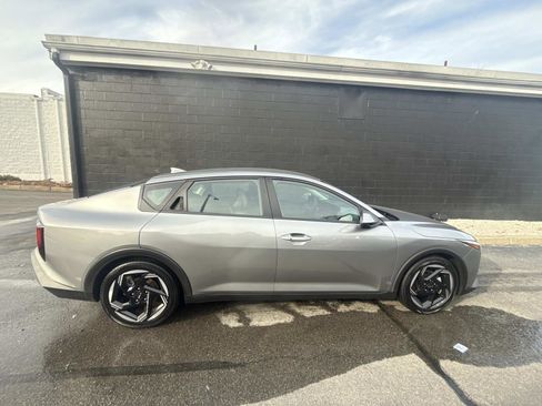 Used 2025 Kia K4 EX image 3