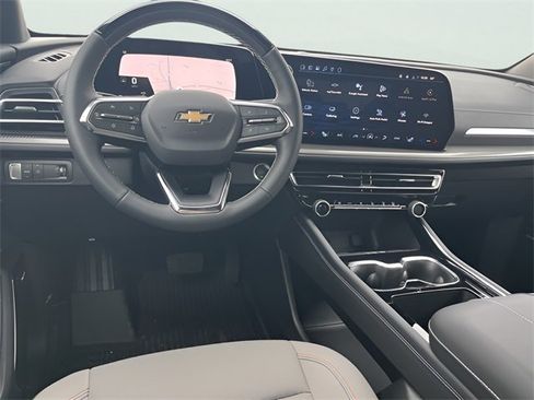 New 2026 Chevrolet Traverse LT w/ Enhanced Driving Package image 17
