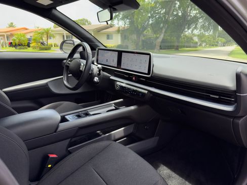 Used 2024 Hyundai Ioniq 6 SE RWD image 63