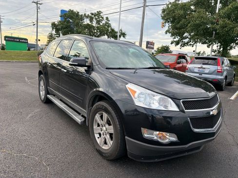 Used 2012 Chevrolet Traverse LT w/ LPO, 'HIT The Road' Package FWD image 25