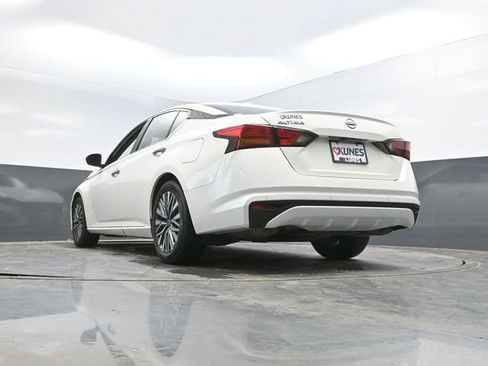 Used 2025 Nissan Altima 2.5 SV FWD image 47