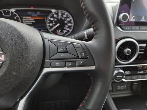 Used 2025 Nissan Sentra SR w/ SR Premium Package image 21