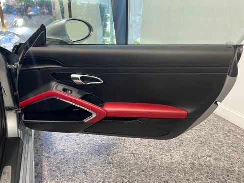 Used 2021 Porsche 718 Cayman S RWD image 33