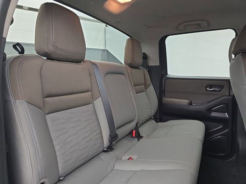 Used 2023 Nissan Frontier SV w/ Technology Package image 40