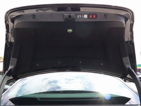 Used 2025 Mercedes-Benz E 350 4MATIC Sedan image 25