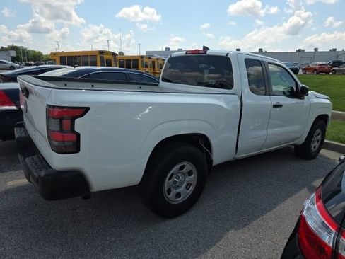 Used 2022 Nissan Frontier S RWD image 5