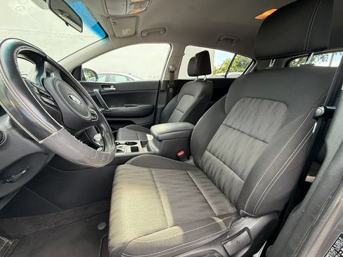 Used 2019 Kia Sportage LX FWD image 4