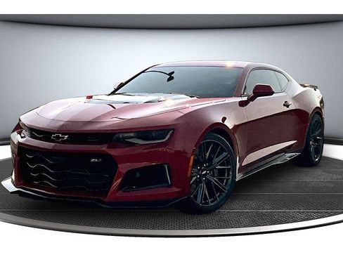 Used 2019 Chevrolet Camaro ZL1 RWD image 15