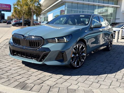 New 2026 BMW 530i w/ M Sport Package RWD image 1