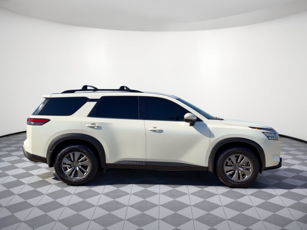 Used 2024 Nissan Pathfinder SV w/ SV Premium Package FWD image 8