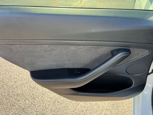 Used 2021 Tesla Model 3 Standard Range Plus image 15