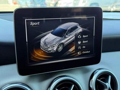 Certified 2019 Mercedes-Benz GLA 250 4MATIC image 4