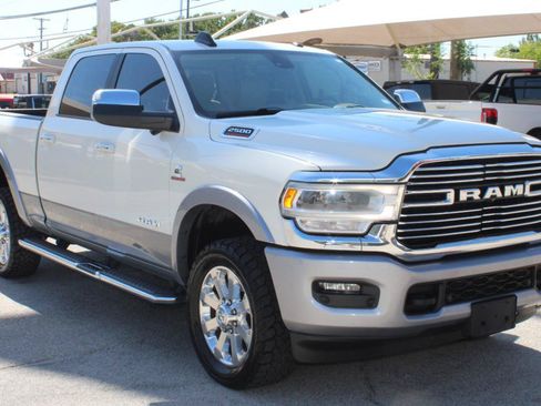 Used 2020 RAM 2500 Laramie AWD/4WD image 2