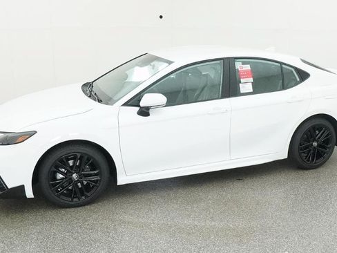 Used 2026 Toyota Camry SE FWD image 52