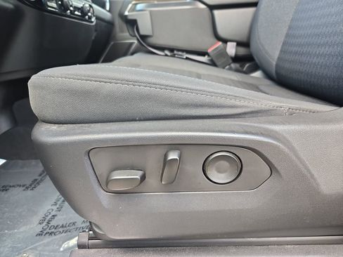 Used 2022 Chevrolet Silverado 1500 LT AWD/4WD image 27