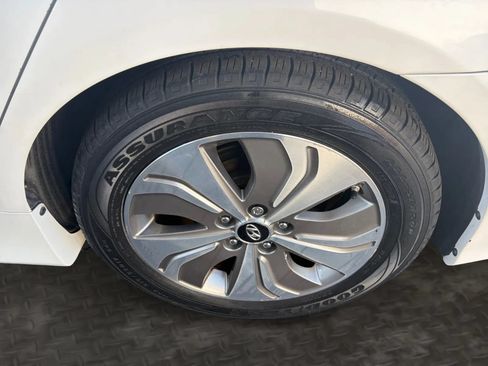 Used 2015 Hyundai Sonata Limited w/ Option Group 02 FWD image 42