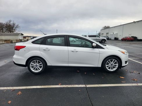 Used 2016 Ford Focus SE image 7