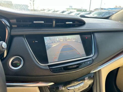 Used 2017 Cadillac XT5 Luxury w/ Driver Awareness Package image 33