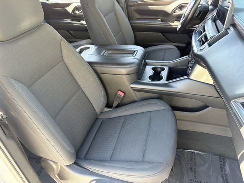 Used 2021 Chevrolet Suburban LS RWD image 10